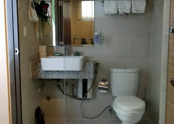 Apartment The Florence Mckinley Hill Manila